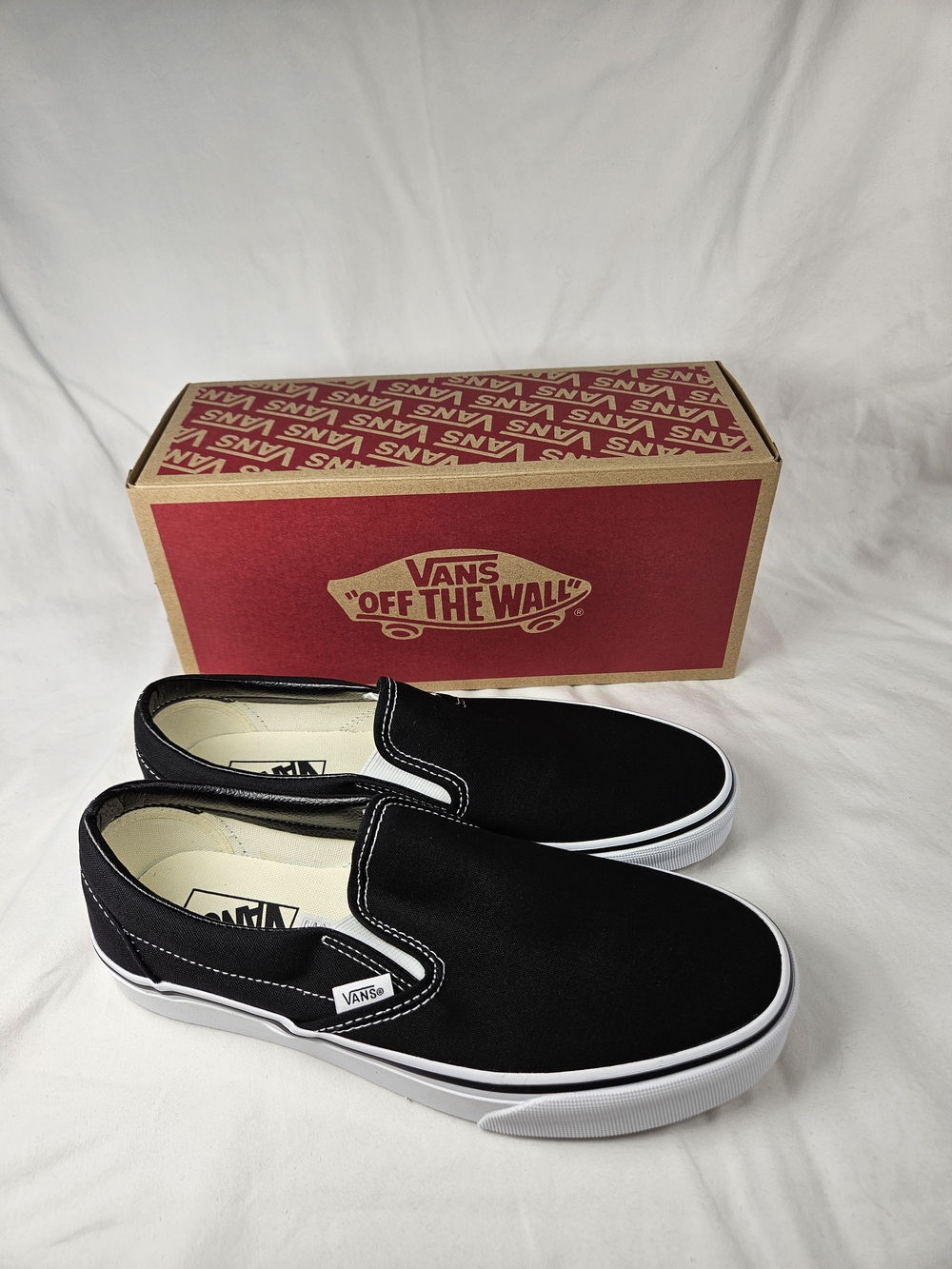 Vans Classic Slip-On Unisex Shoes in Black, Size 8.5M/10W, BNIB